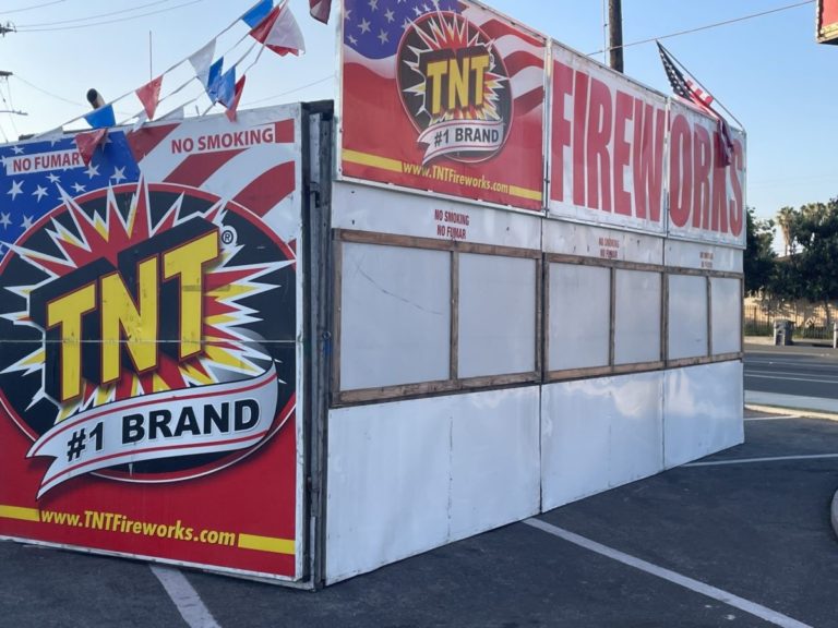 TNT Firework Stand